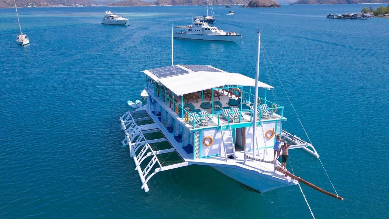 Le Pirate Boatel - Floating Hotel Labuan Bajo Eksteriør billede